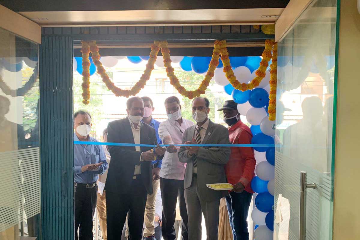 Shri Nageswara Rao Y, Executive Director of Bank of Maharashtra inaugurating the Branch at Anantapuram under Hyderabad Zone Shri Nageswara Rao Y, Executive Director of Bank of Maharashtra inaugurating the Branch at Anantapuram under Hyderabad Zone