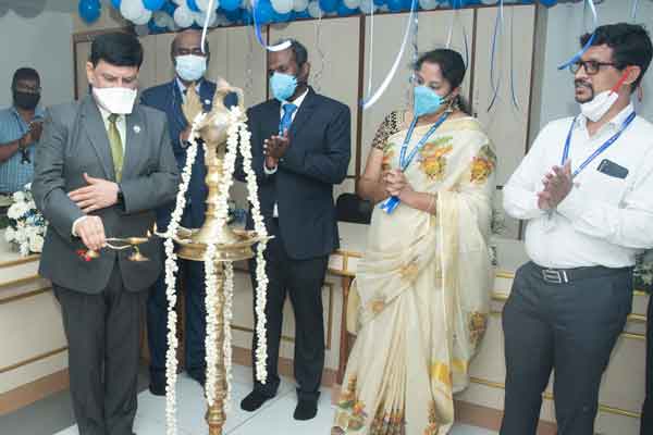 Shri. Henmant Tamta Executive Director of Bank of Maharashtra inaugurating state of the art Branch in Kakkanad Shri. Henmant Tamta Executive Director of Bank of Maharashtra inaugurating state of the art Branch in Kakkanad