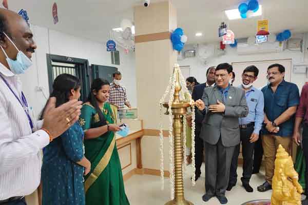 Shri. Henmant Tamta Executive Director of Bank of Maharashtra inaugurating state of the art Branch in Palakkad Shri. Henmant Tamta Executive Director of Bank of Maharashtra inaugurating state of the art Branch in Palakkad