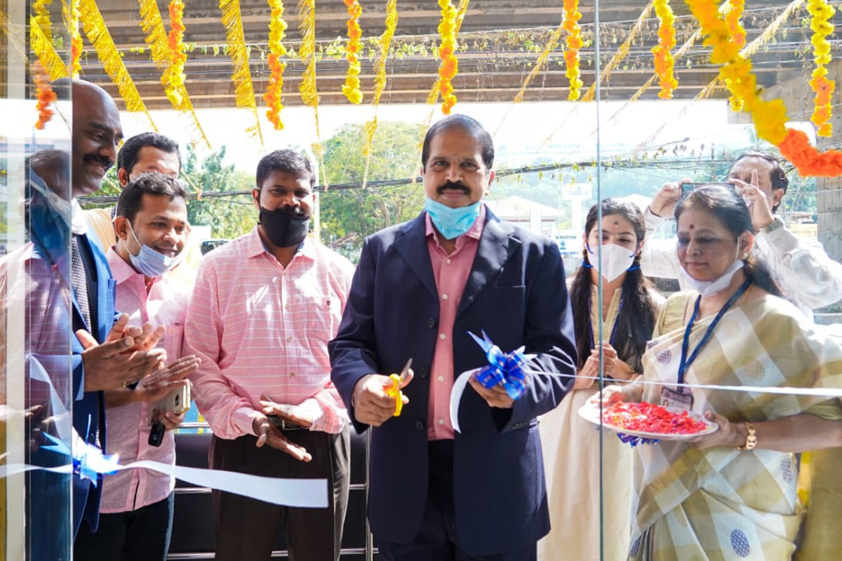 Shri Nageswara Rao Y, Executive Director of Bank of Maharashtra inaugurating the Branch at Kazhakkoottam in Kerala Shri Nageswara Rao Y, Executive Director of Bank of Maharashtra inaugurating the Branch at Kazhakkoottam in Kerala